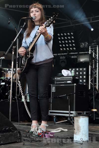 ANGEL OLSEN - 2014-08-14 - SAINT MALO - Fort de St Pere - Scene des Remparts - 